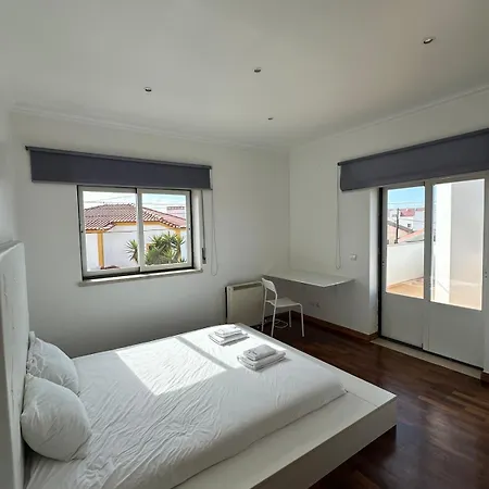 House With Pool And 4 Bedrooms Ferienhaus *