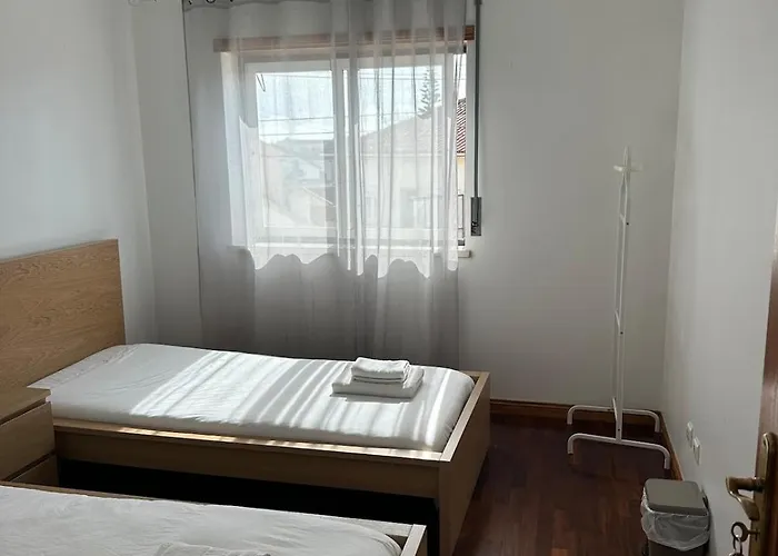 House With Pool And 4 Bedrooms * Ferrel (Leiria)