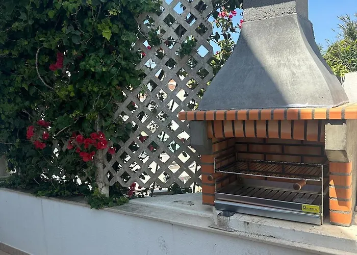 Prázdninový dům House With Pool And 4 Bedrooms *