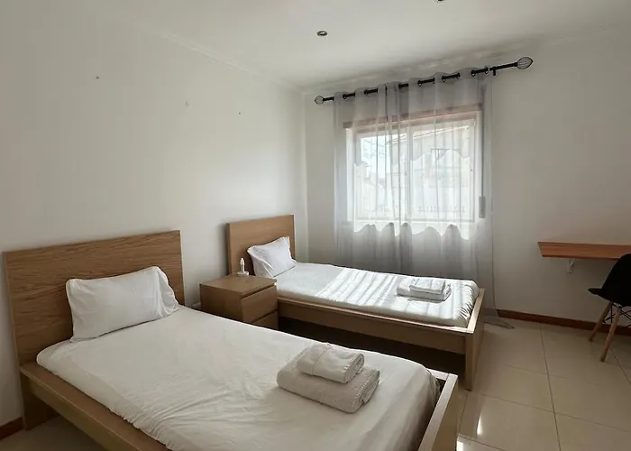 House With Pool And 4 Bedrooms Prázdninový dům *