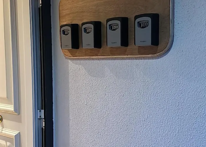 House With Pool And 4 Bedrooms *